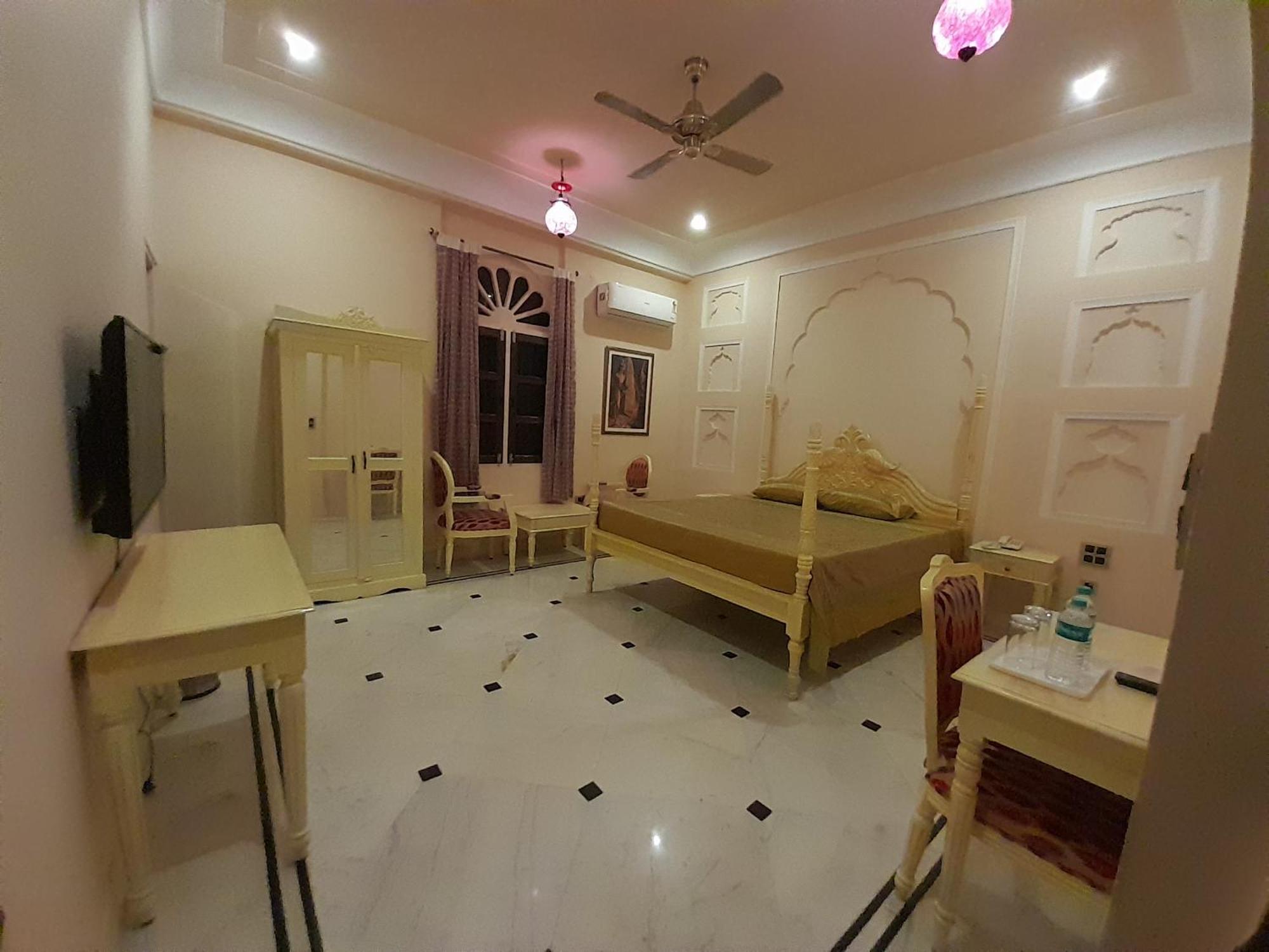 Raj Rajeshwari Haveli Hotel Jaipur Room photo